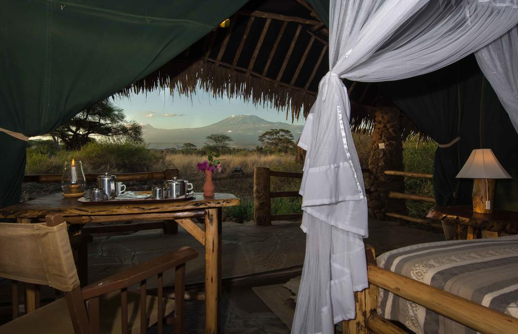 Kibo Safari Camp Villa Амбосели Екстериор снимка