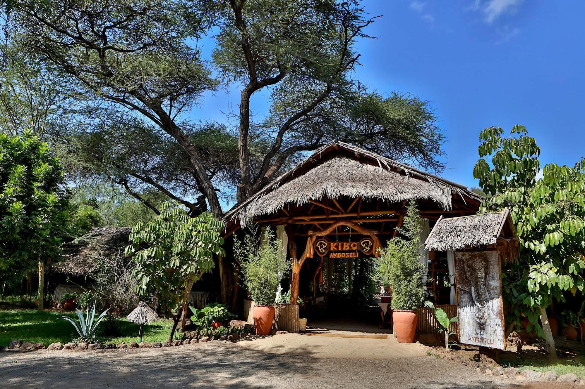 Kibo Safari Camp Villa Амбосели Екстериор снимка