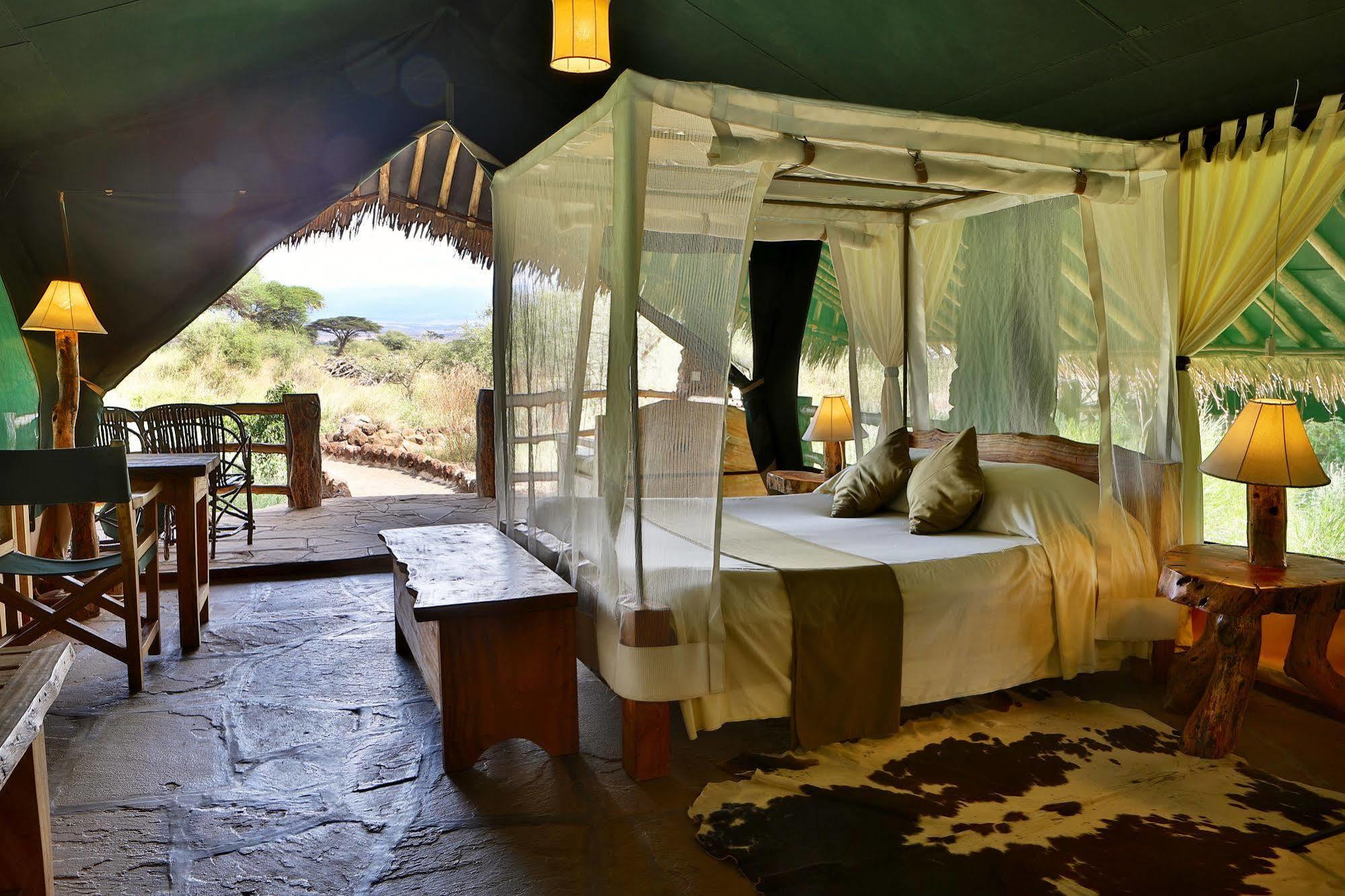 Kibo Safari Camp Villa Амбосели Екстериор снимка