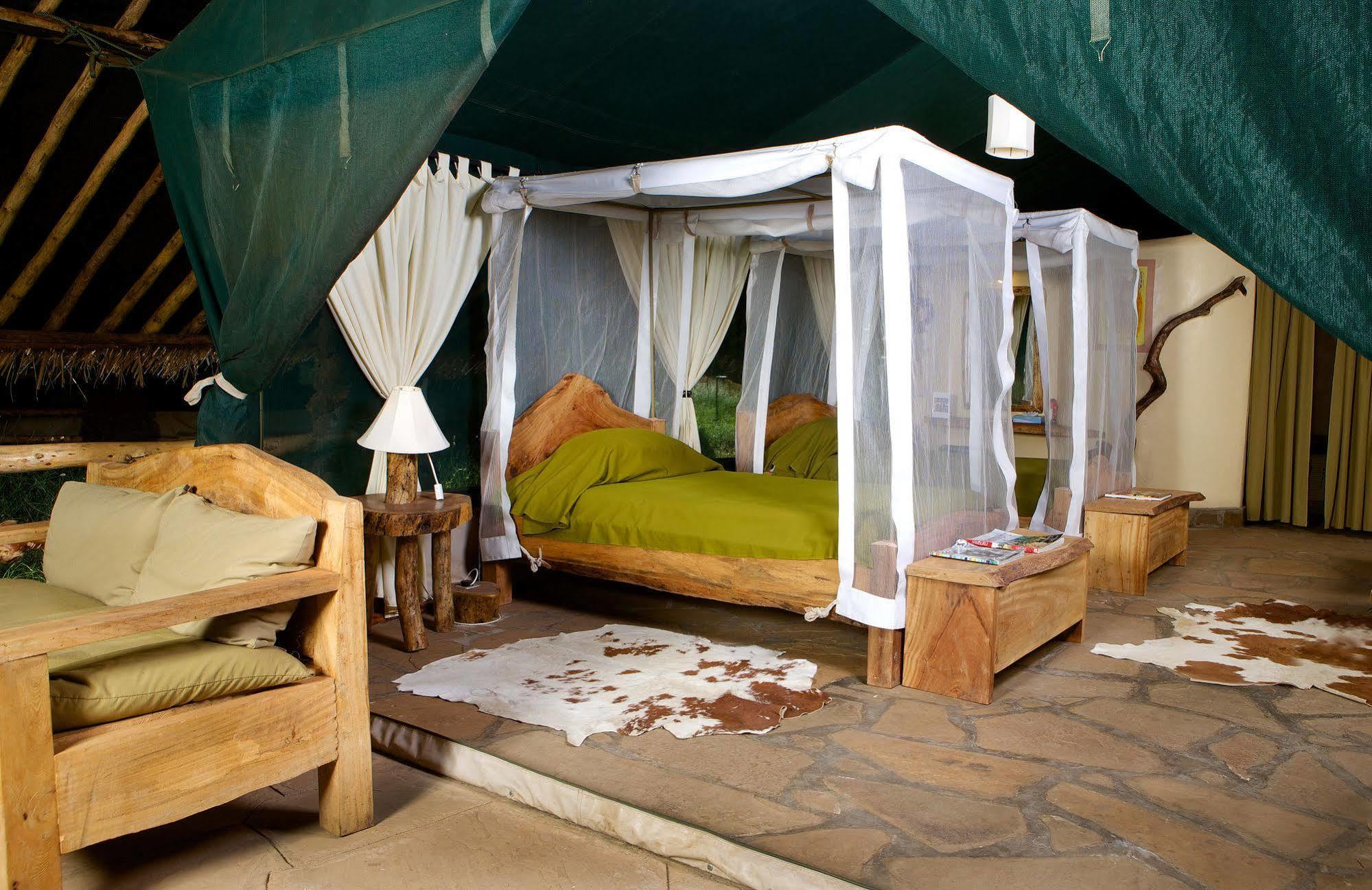 Kibo Safari Camp Villa Амбосели Екстериор снимка