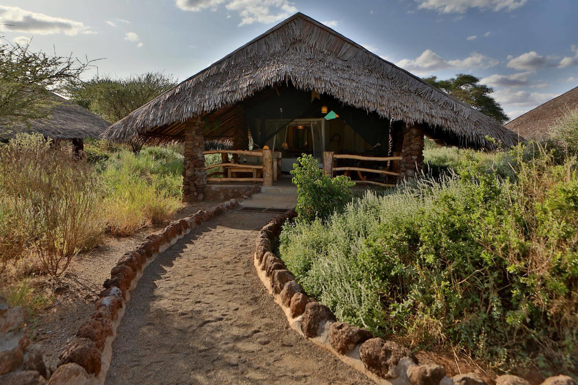 Kibo Safari Camp Villa Амбосели Екстериор снимка
