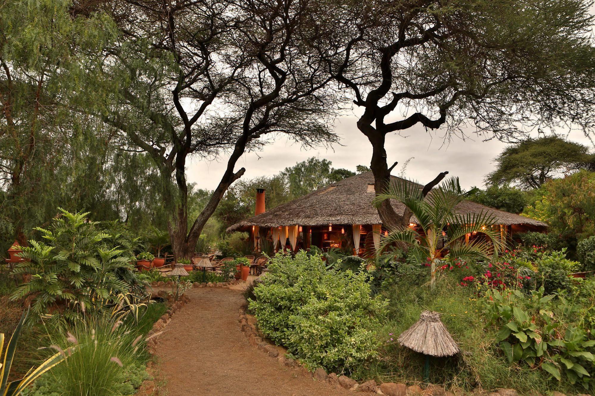 Kibo Safari Camp Villa Амбосели Екстериор снимка
