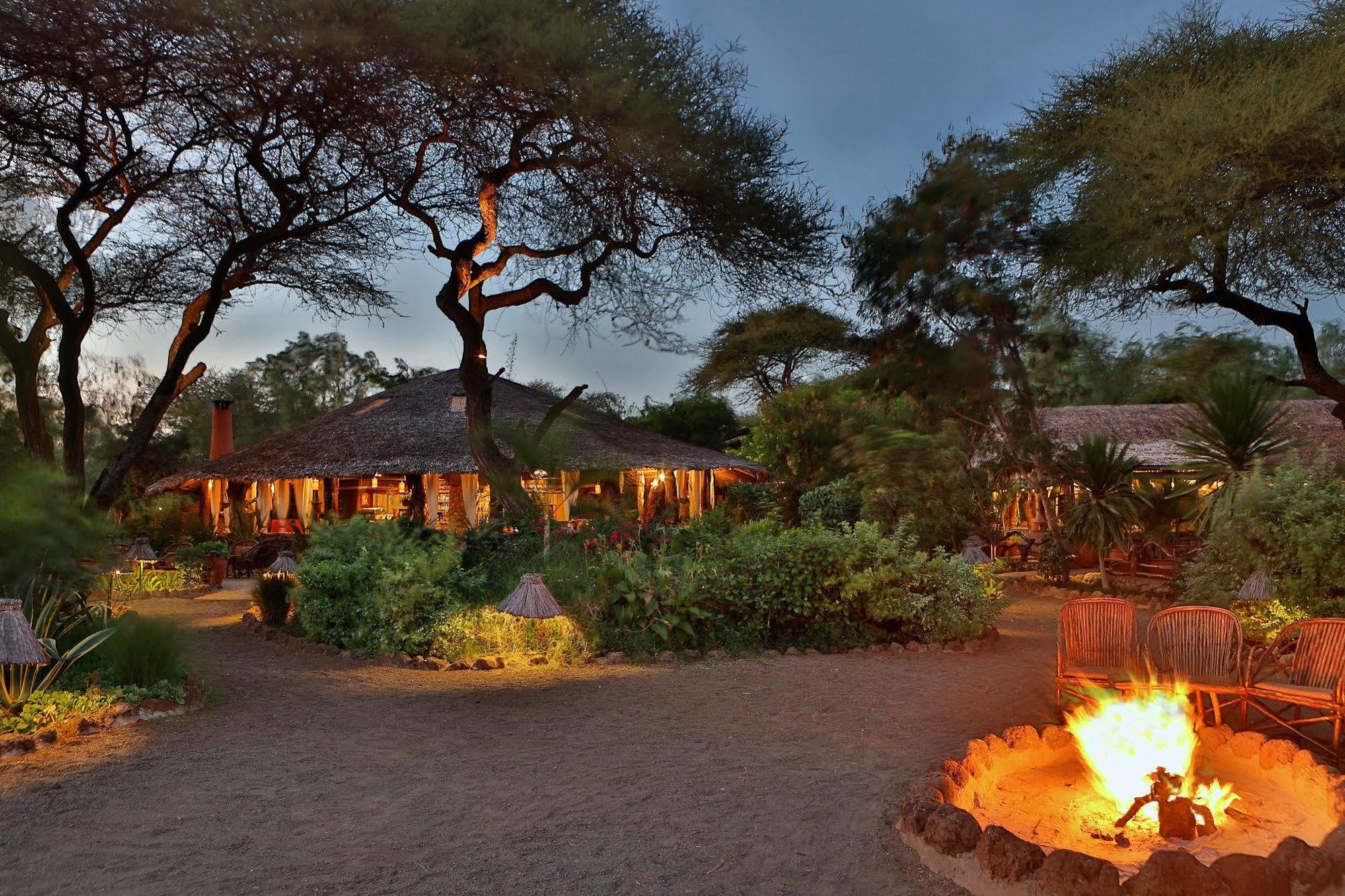 Kibo Safari Camp Villa Амбосели Екстериор снимка
