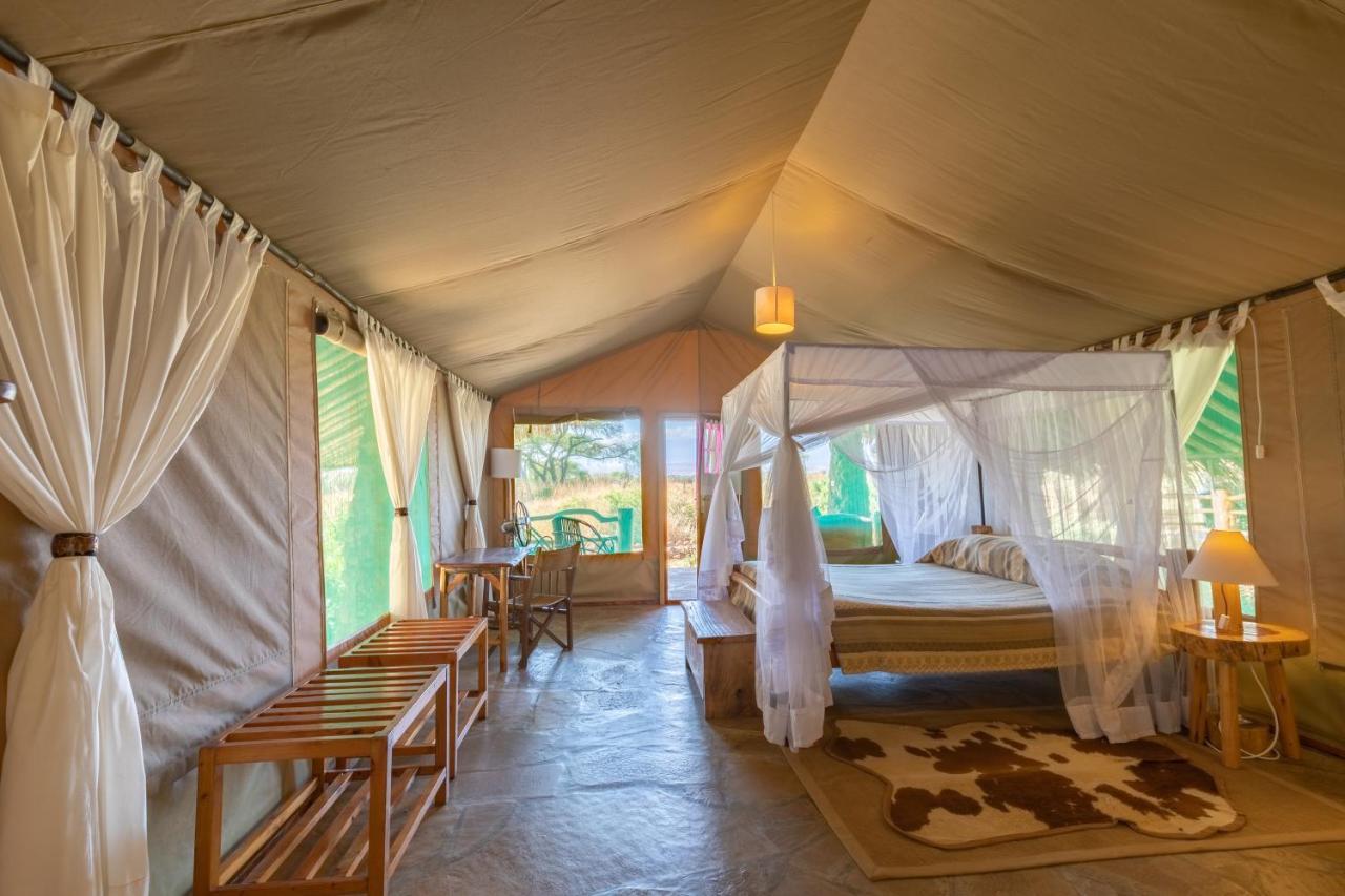 Kibo Safari Camp Villa Амбосели Екстериор снимка