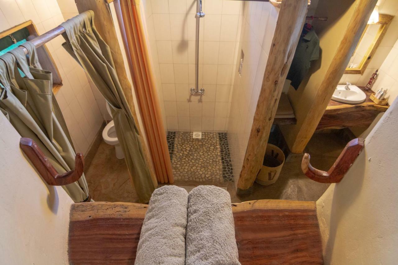 Kibo Safari Camp Villa Амбосели Екстериор снимка