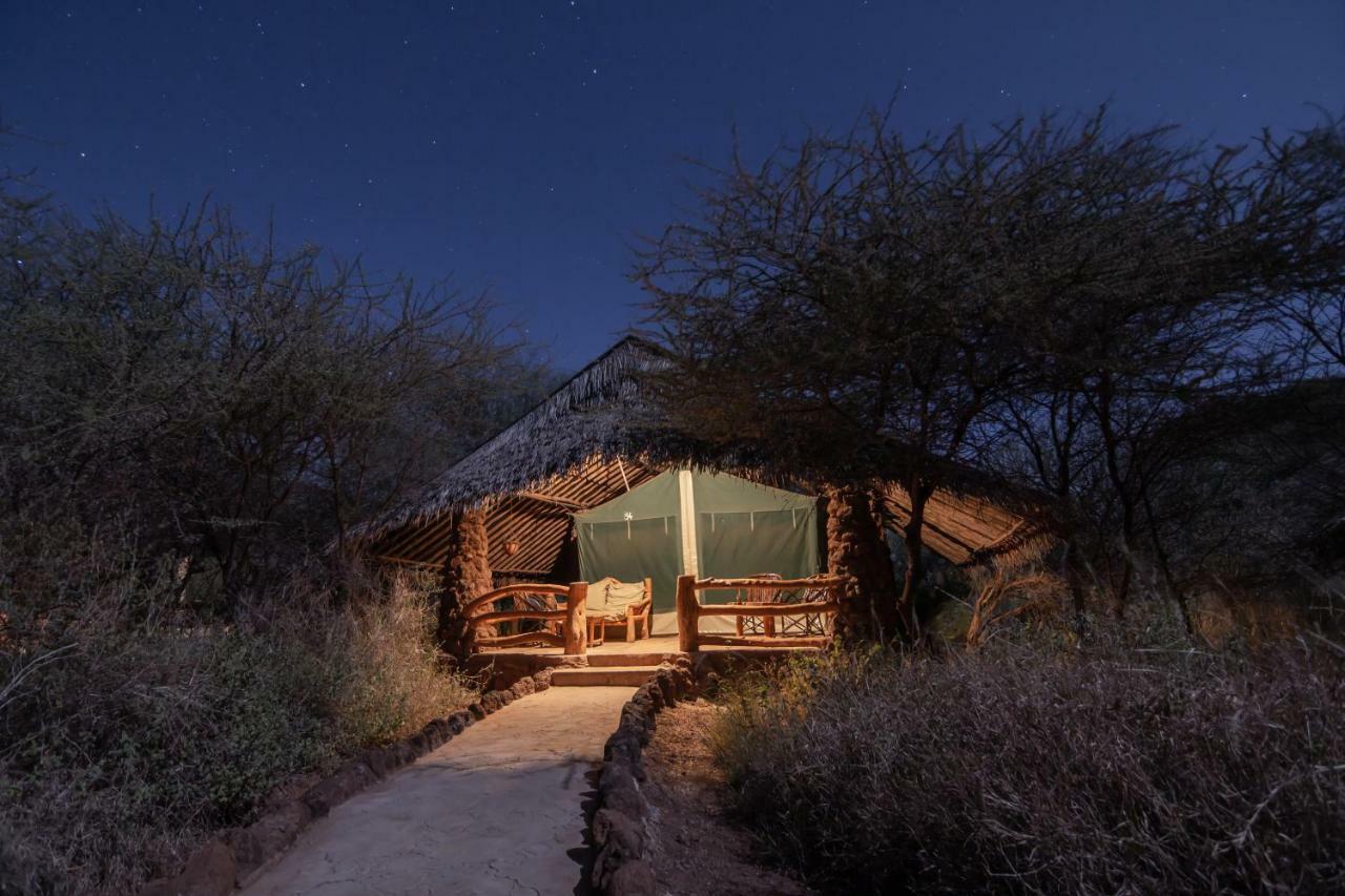 Kibo Safari Camp Villa Амбосели Екстериор снимка