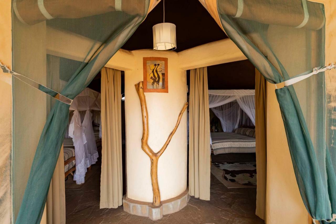 Kibo Safari Camp Villa Амбосели Екстериор снимка