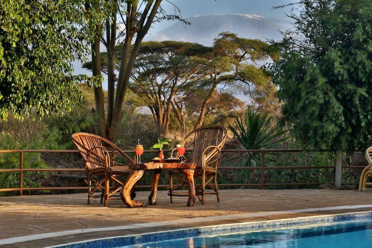 Kibo Safari Camp Villa Амбосели Екстериор снимка